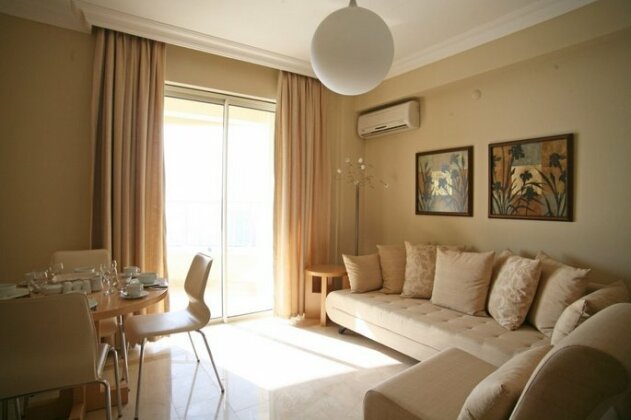 Goldcity Apartments - Photo4