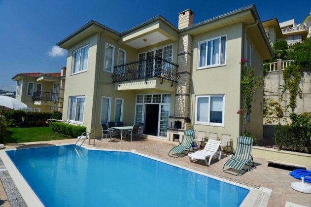 GoldCity Villa with pool - Photo2
