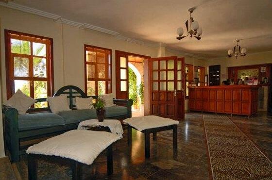 Amphora Hotel - Photo2