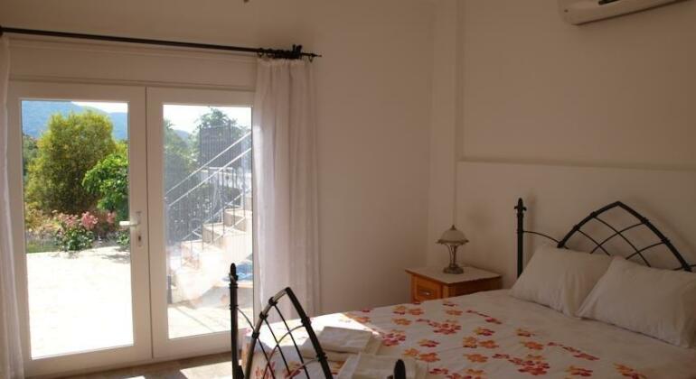 Moonstone House - Photo2