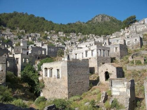 Istanbul Stone Houses - Photo2