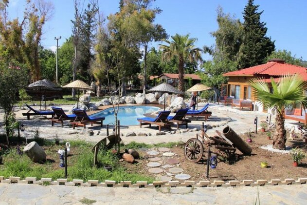 Utopia Lodge Hotel - Photo4