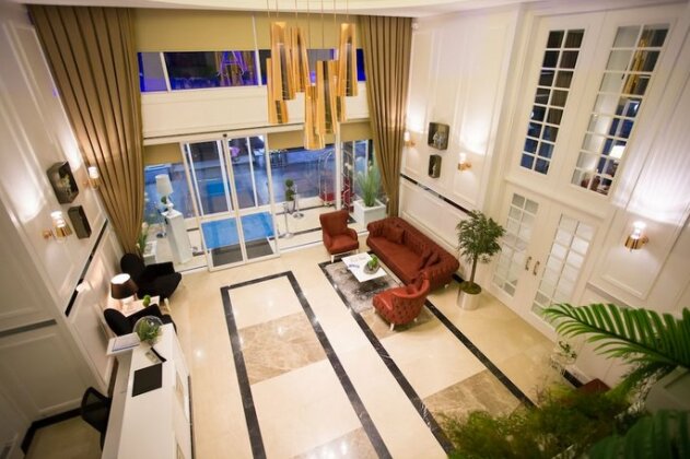 Aroyal Suites Hotel - Photo4