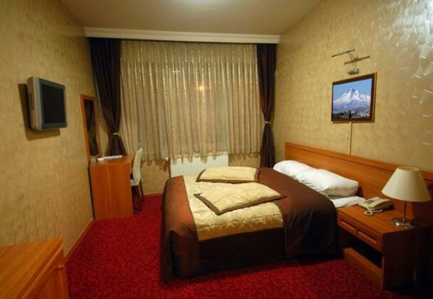 Grand Ulger Hotel - Photo2