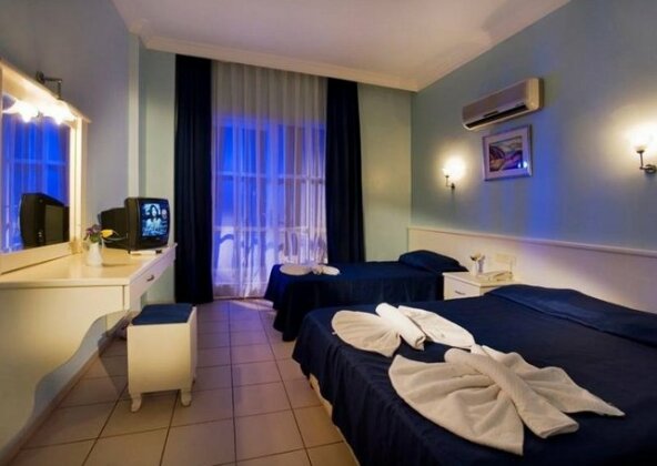 Ares Blue Hotel - Photo3