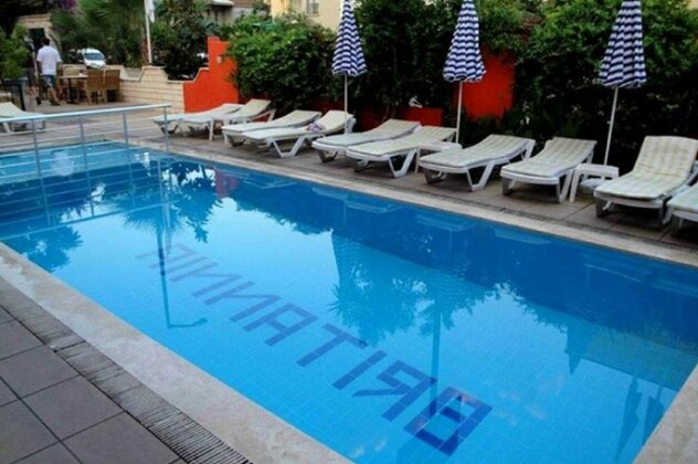 Britannia Hotel - Photo2