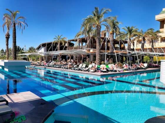 Crystal De Luxe Resort & Spa - Photo2
