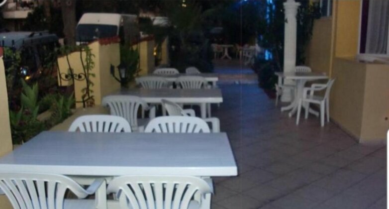 Golden Rock Hotel - Photo2