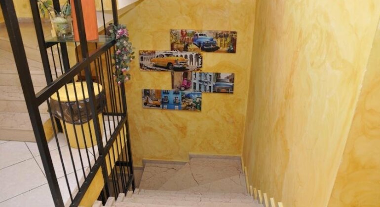 Latino Hotel - Photo2