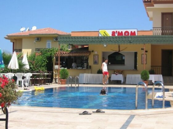 Moms Hotel
