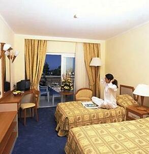 Pine House Hotel - Photo3