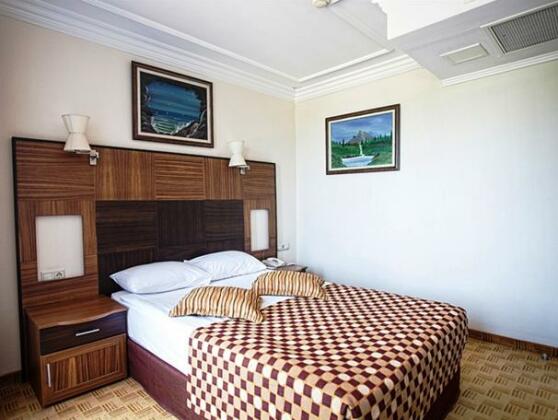 Rox Royal Hotel - Photo4