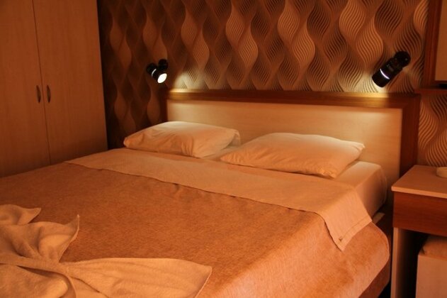 Saturn Hotel - Photo4
