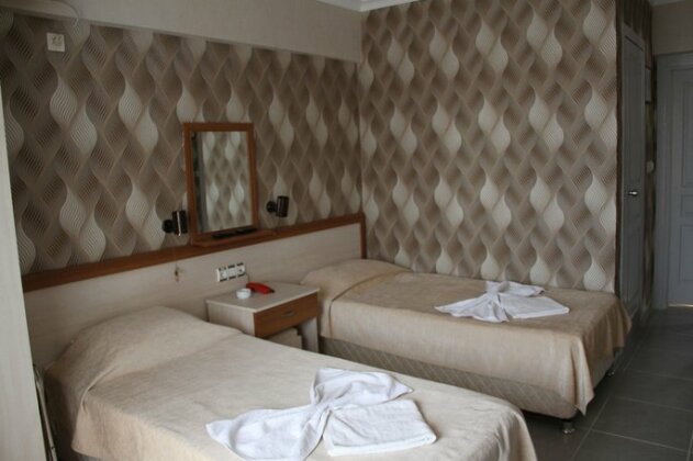 Saturn Hotel - Photo5