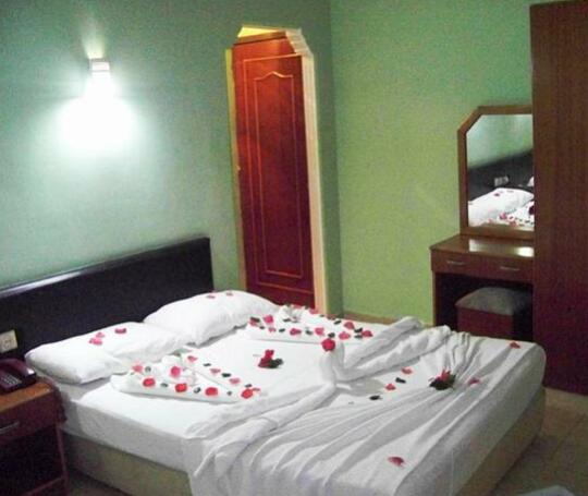 Rose Hotel - Photo2