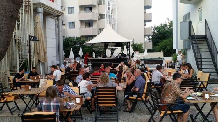 Almena Hotel - Photo4