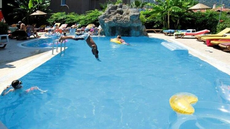 Celik Apartments Marmaris - Photo2