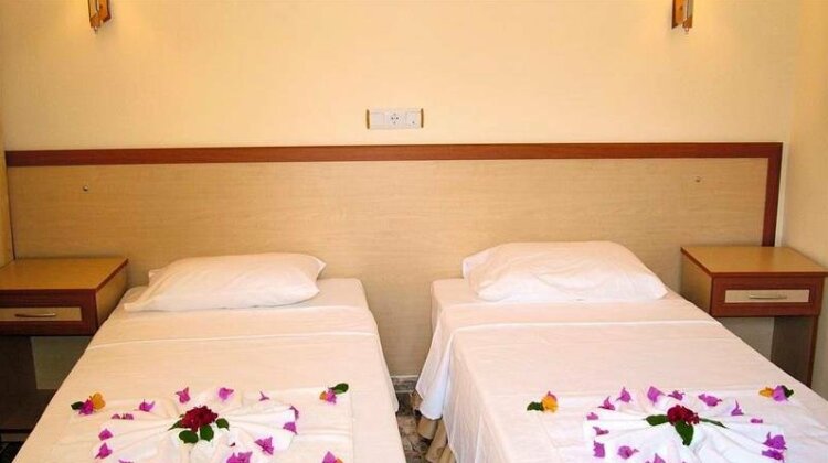 Celik Apartments Marmaris - Photo3