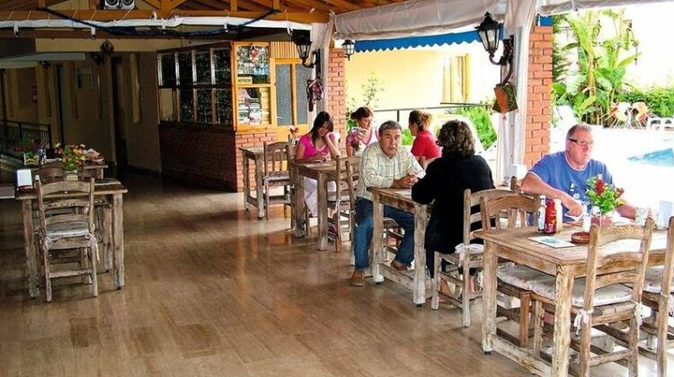 Celik Apartments Marmaris - Photo4