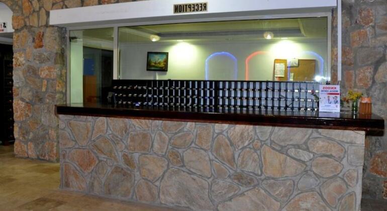 Club Dena - Photo3