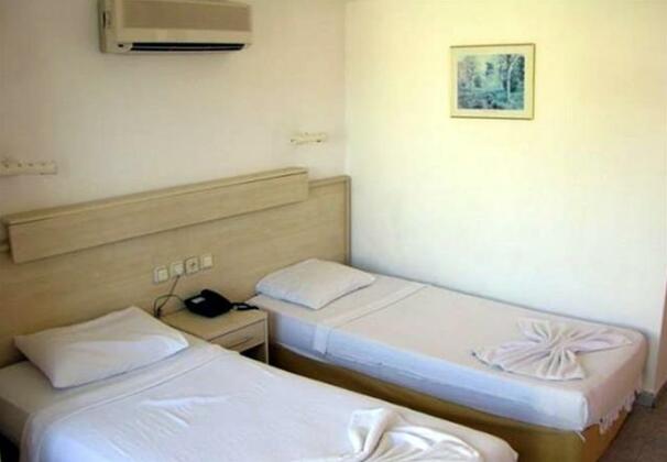 Club Nirvana Hotel - Photo2