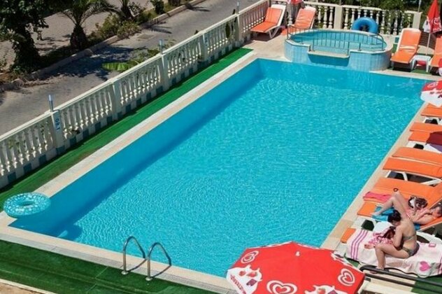Ozturk Apart Hotel - Photo2