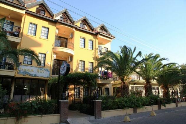 T & G Apartments - Photo4