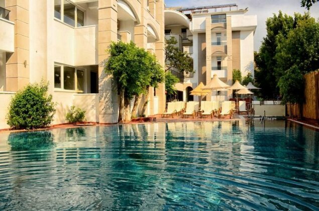 Two Seas Hotel - Photo2