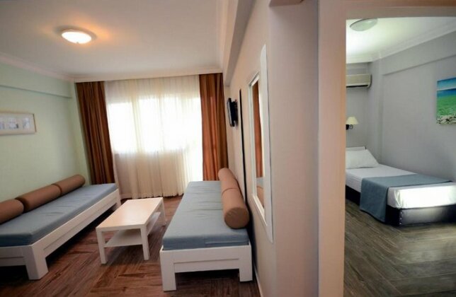 Two Seas Hotel - Photo4