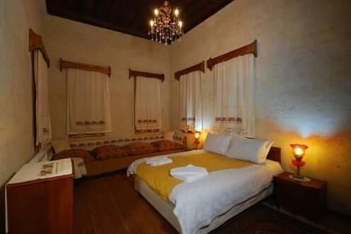 Upper Greek House - Photo3