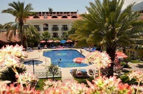 Blue Star Hotel - Photo2