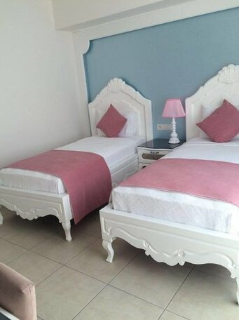 Montebello Deluxe Hotel - Photo4