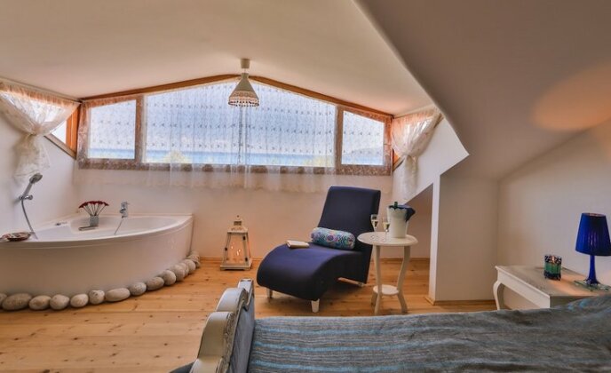 Oyster Residences - Photo2