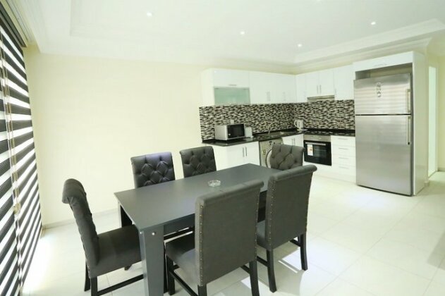 Royal Hills Apartments - Photo4