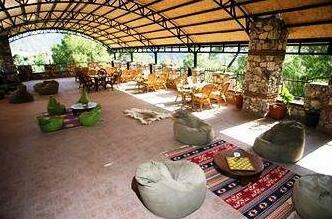 Lakeside Villa - Photo2