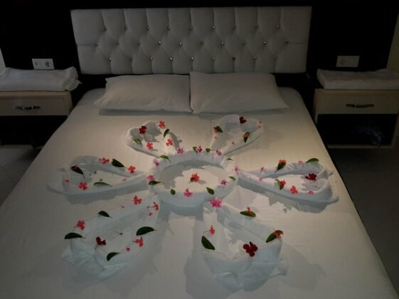 Midnight Sun Hotel - Photo2
