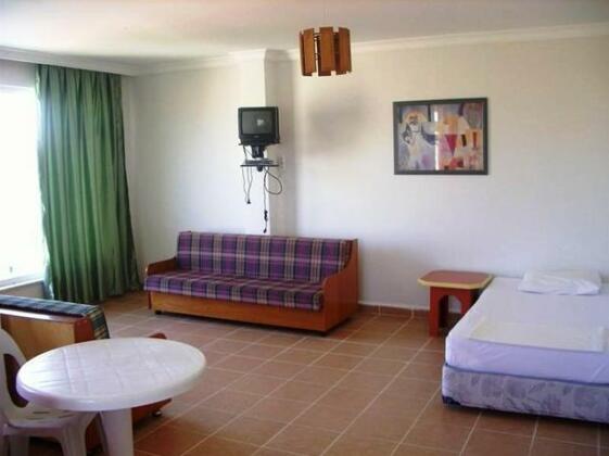 New Garden Hotel Side - Photo4