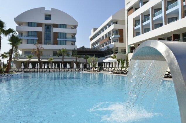 Port Side Resort Hotel - Photo2