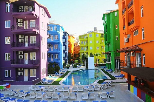 Rainbow Castle Hotel - Photo2