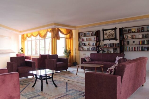 Semoris Hotel - Photo4