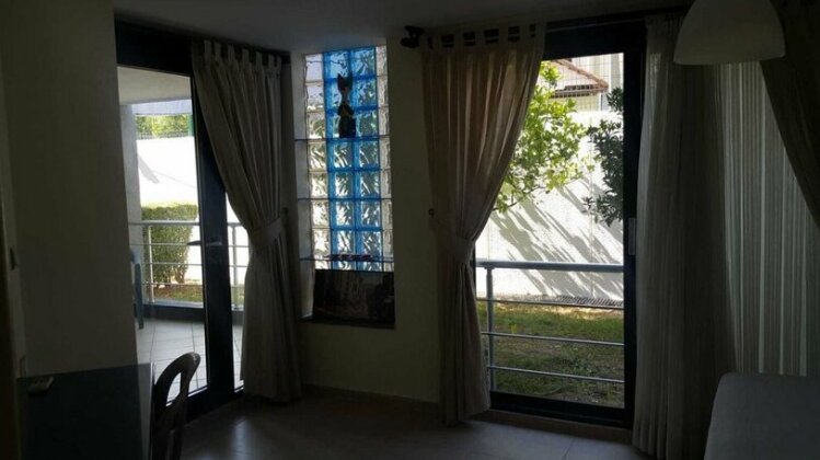 Side Garden Residence - Photo5