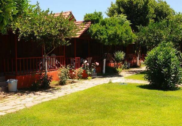 Toll Hotel Side - Photo3