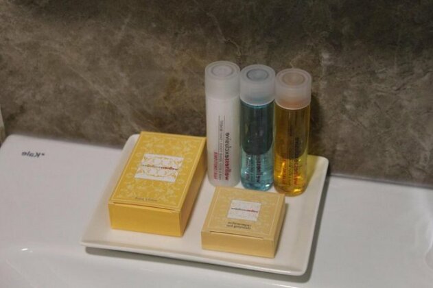 12 Rooms Hotel - Photo2