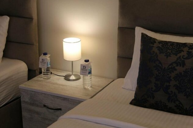 12 Rooms Hotel - Photo4