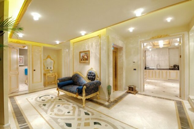 Golden Savoy Hotel - Photo2