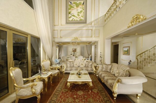 Golden Savoy Hotel - Photo4