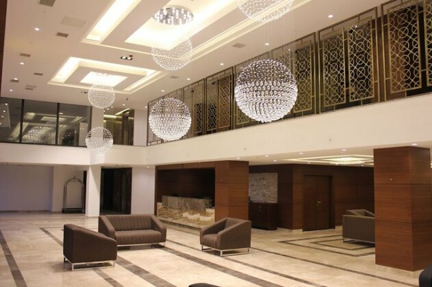 Grand Vaves Hotel - Photo3