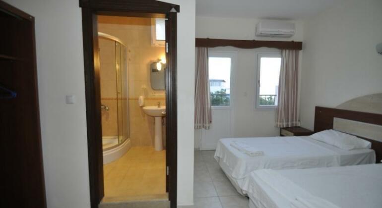 Ado Beach Hotel - Photo4