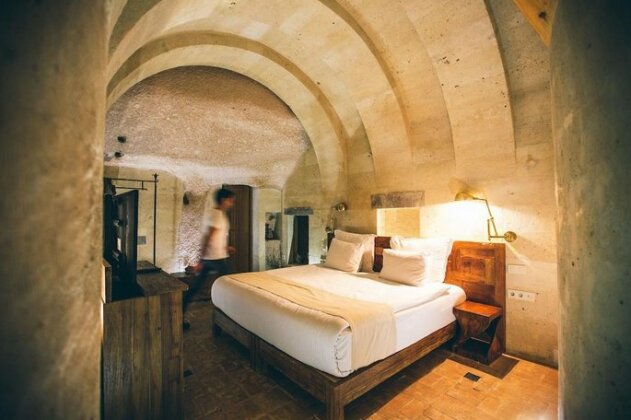 Millstone Cave Suites Hotel - Photo4