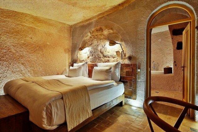 Millstone Cave Suites Hotel - Photo5